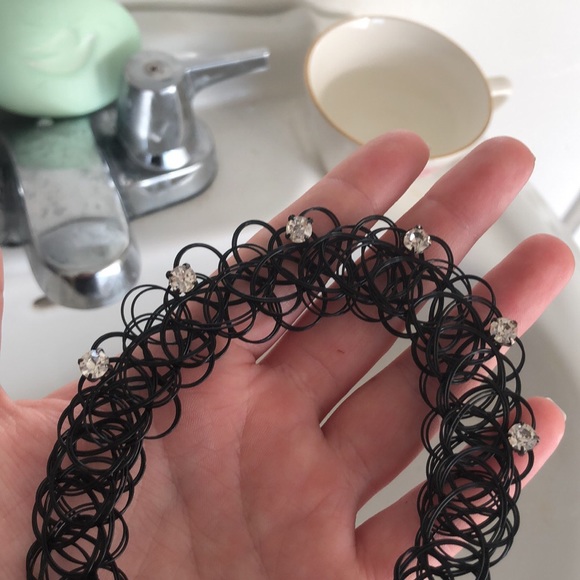 Choker - Picture 2 of 2